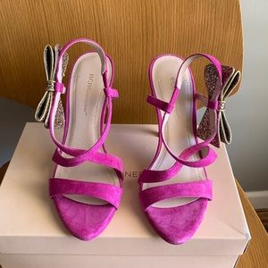 BCBGeneration pink suede heels with bow
